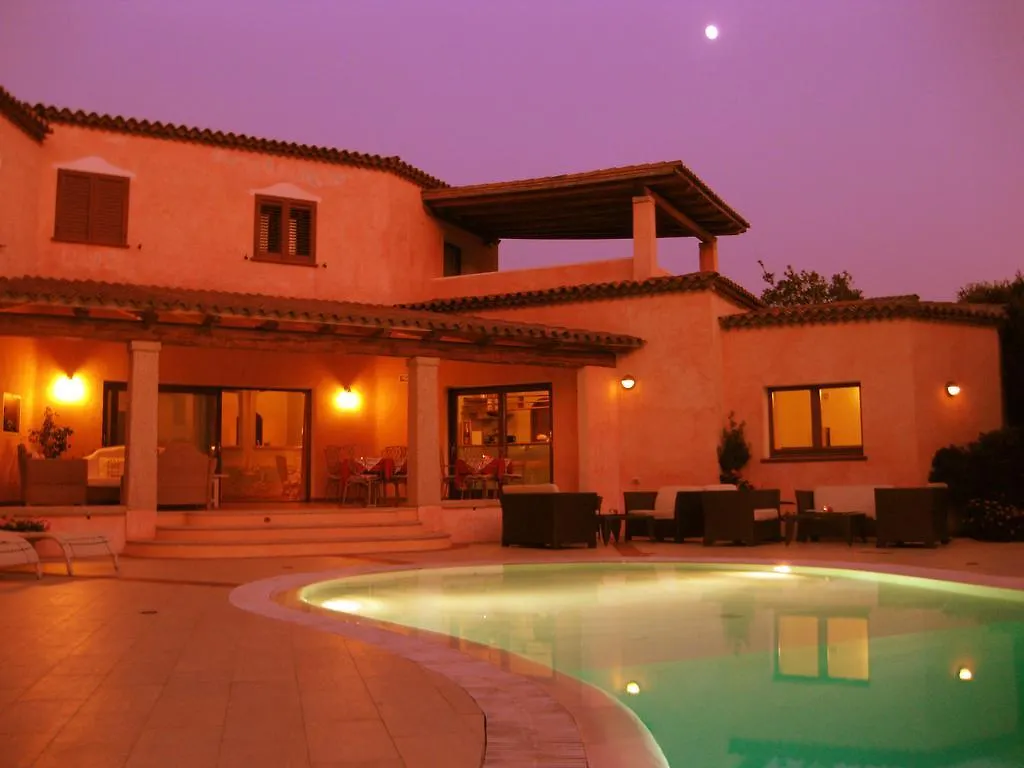 Hotel Monti Di Mola Porto Cervo 4*,