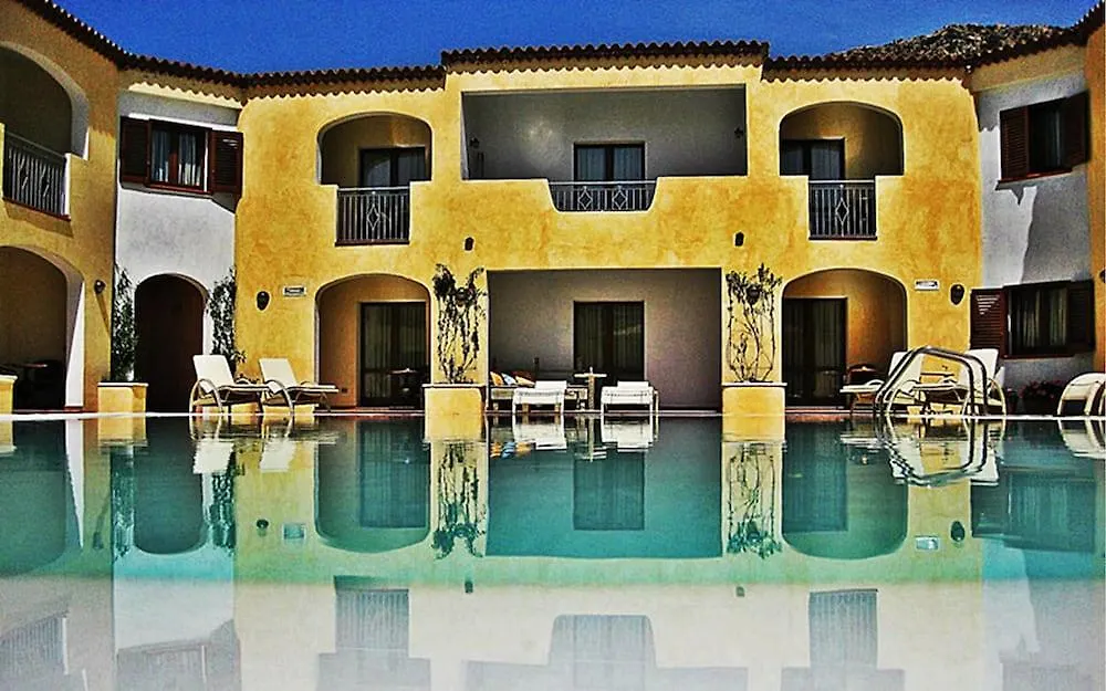 Hotel Monti Di Mola Порто-Черво 4*,  Италия