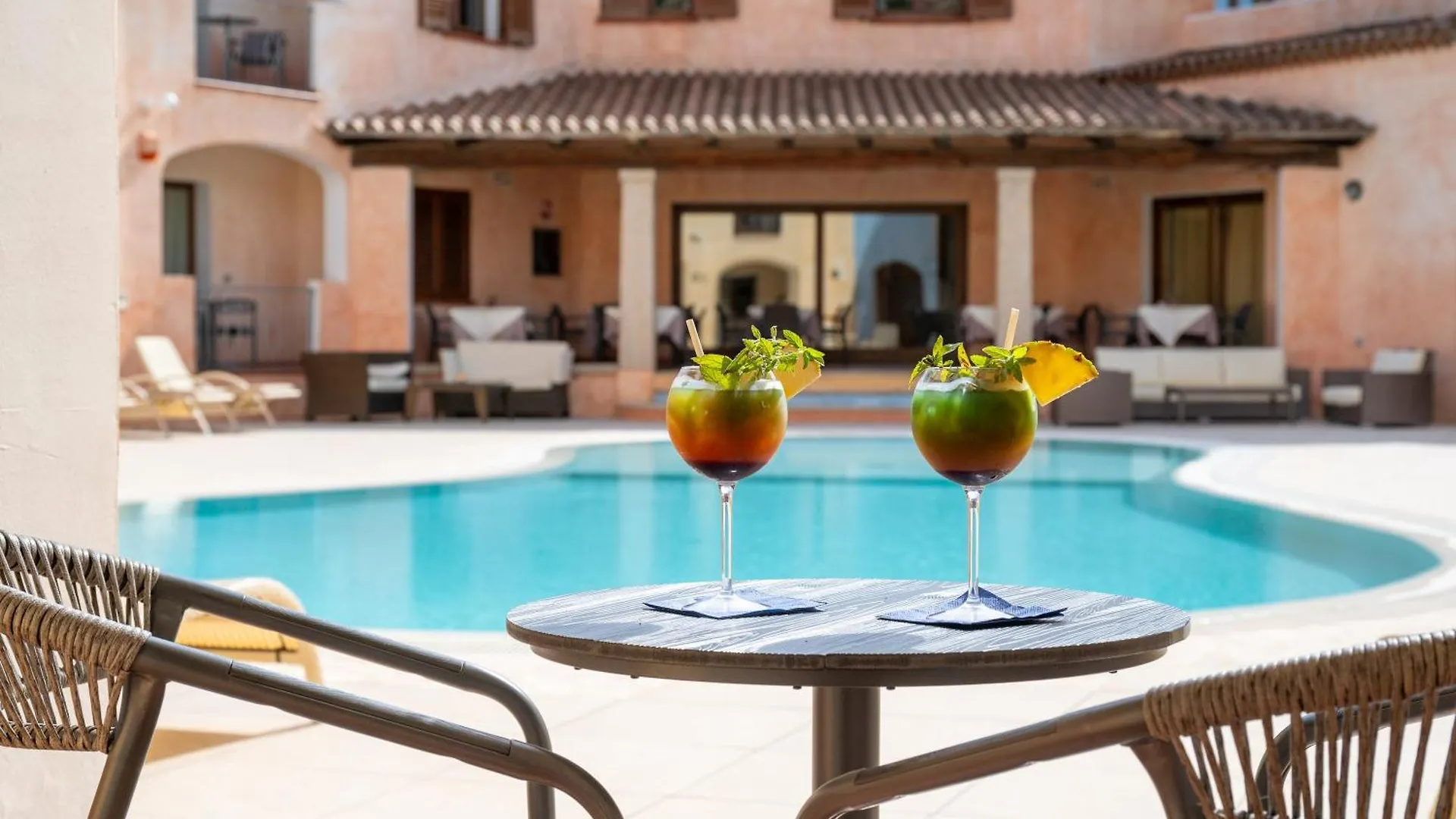 Hotel Monti Di Mola Porto Cervo