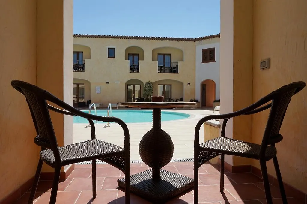 Hotel Monti Di Mola Porto Cervo 4*,  Itália